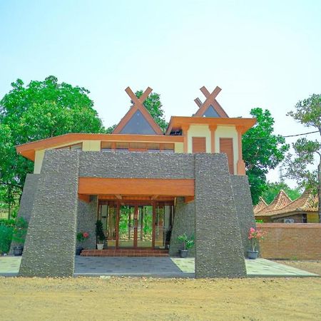 Point Of View Hotel & Resort Majalengka Bagian luar foto