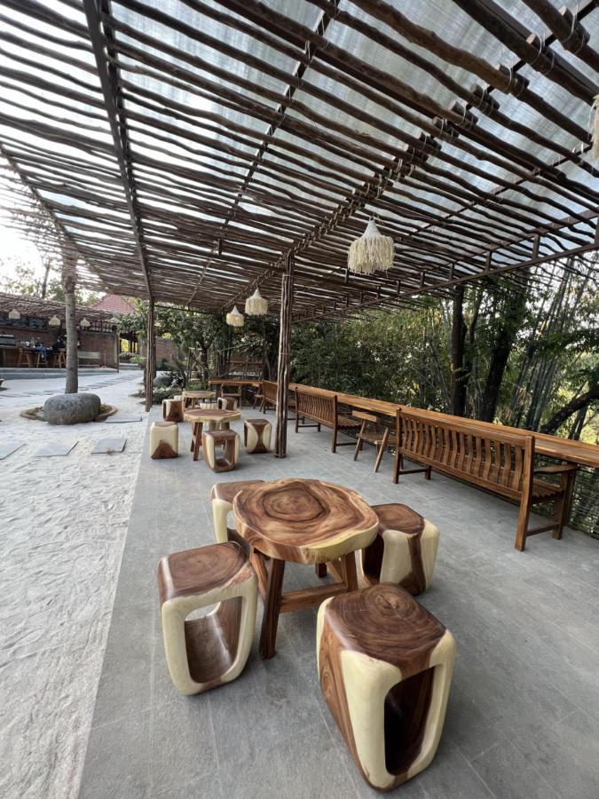 Point Of View Hotel & Resort Majalengka Bagian luar foto
